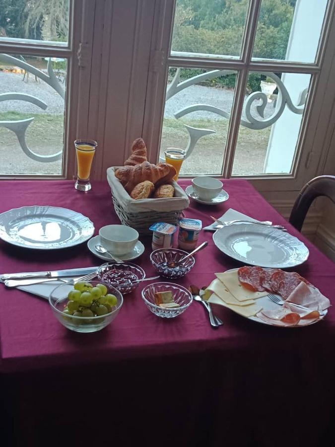 Bed and Breakfast Chateau Maleplane Сен-Леонар-де-Нобла Екстер'єр фото