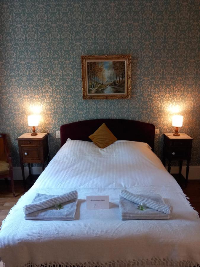 Bed and Breakfast Chateau Maleplane Сен-Леонар-де-Нобла Екстер'єр фото